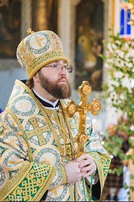 Митрополит Игнатий совершил Божественную литургию в Духосошественском соборе г. Саратова