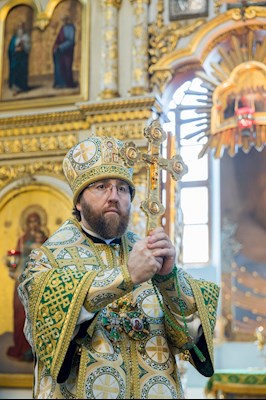 Митрополит Игнатий совершил Божественную литургию в Духосошественском соборе г. Саратова