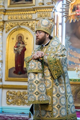 Митрополит Игнатий совершил Божественную литургию в Духосошественском соборе г. Саратова