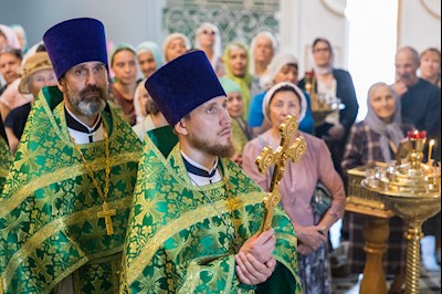 Митрополит Игнатий совершил Божественную литургию в Духосошественском соборе г. Саратова