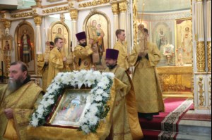 Божественная литургия в храме во имя Всех святых, в земле Российской просиявших, г.Саратова