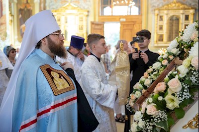 Митрополит Игнатий совершил Божественную литургию в Покровском соборе г. Саратова