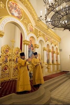 Митрополит Игнатий совершил Божественную литургию в соборном храме святителя Спиридона Тримифунтского г. Саратова