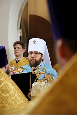 Митрополит Игнатий совершил Литургию в храме великомученика Георгия Победоносца г. Саратова