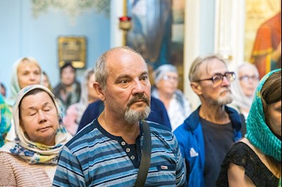 Митрополит Игнатий совершил Божественную литургию в Духосошественском соборе г. Саратова