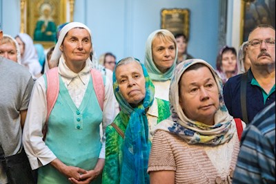 Митрополит Игнатий совершил Божественную литургию в Духосошественском соборе г. Саратова