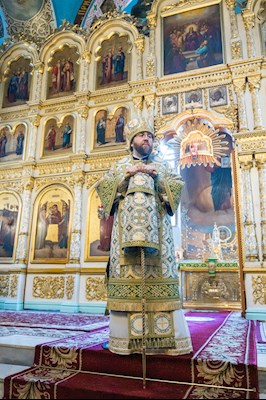 Митрополит Игнатий совершил Божественную литургию в Духосошественском соборе г. Саратова