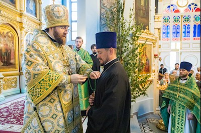 Митрополит Игнатий совершил Божественную литургию в Духосошественском соборе г. Саратова