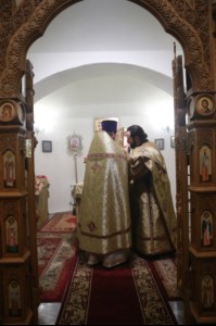 Божественная литургия в храме во имя святителя и чудотворца Николая на Елшанском кладбище г. Саратова