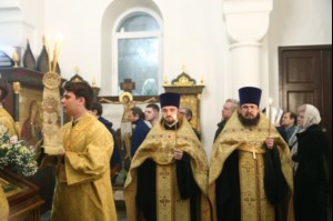 Всенощное бдение на Архиерейском подворье — в храме в честь иконы Божией Матери «Утоли моя печали» г. Саратова