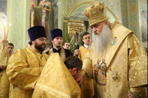 Митрополит Лонгин совершил Великую Рождественскую вечерню