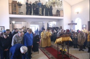 Божественная литургия в храме святителей Василия Великого, Григория Богослова, Иоанна Златоуста г.Саратова