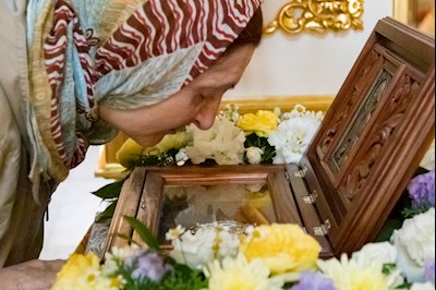 В Покровском соборе г. Саратова встретили ковчег с частицей мощей святителя Спиридона Тримифунтского
