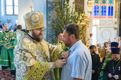 Митрополит Игнатий совершил Божественную литургию в Духосошественском соборе г. Саратова