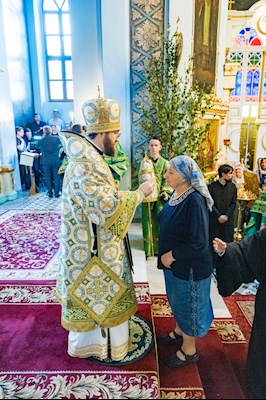 Митрополит Игнатий совершил Божественную литургию в Духосошественском соборе г. Саратова
