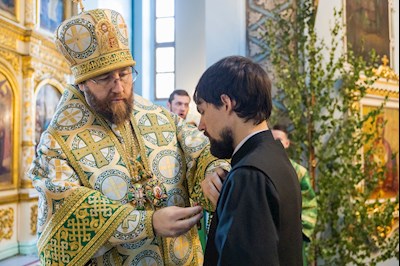 Митрополит Игнатий совершил Божественную литургию в Духосошественском соборе г. Саратова