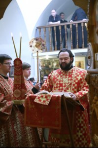 Божественная литургия и панихида в храме во имя святителя и чудотворца Николая на Елшанском кладбище г.Саратова
