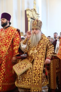 Митрополит Лонгин возглавил Литургию с сурдопереводом