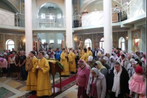 Божественная литургия в храме во имя Всех Святых, в земле Российской просиявших, г.Саратова
