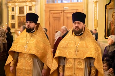 Митрополит Игнатий совершил Божественную литургию и молебен на новый год в Покровском соборе г. Саратова