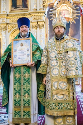 Митрополит Игнатий совершил Божественную литургию в Духосошественском соборе г. Саратова