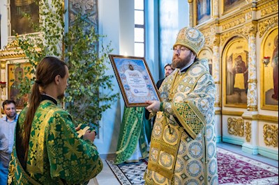 Митрополит Игнатий совершил Божественную литургию в Духосошественском соборе г. Саратова