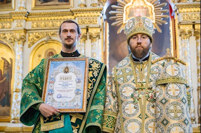 Митрополит Игнатий совершил Божественную литургию в Духосошественском соборе г. Саратова