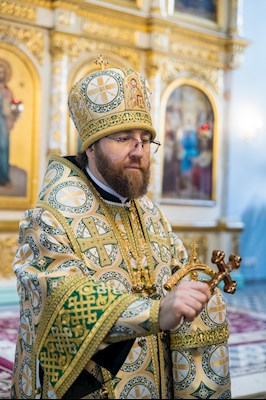 Митрополит Игнатий совершил Божественную литургию в Духосошественском соборе г. Саратова