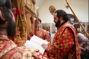 Божественная литургия и панихида в храме во имя святителя и чудотворца Николая на Елшанском кладбище г.Саратова