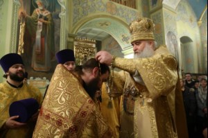 Митрополит Лонгин совершил Великую Рождественскую вечерню