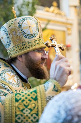 Митрополит Игнатий совершил Божественную литургию в Духосошественском соборе г. Саратова