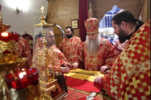 Божественная литургия и панихида в храме во имя святителя и чудотворца Николая на Елшанском кладбище г.Саратова