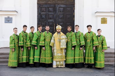 Митрополит Игнатий совершил Божественную литургию в Духосошественском соборе г. Саратова