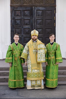 Митрополит Игнатий совершил Божественную литургию в Духосошественском соборе г. Саратова