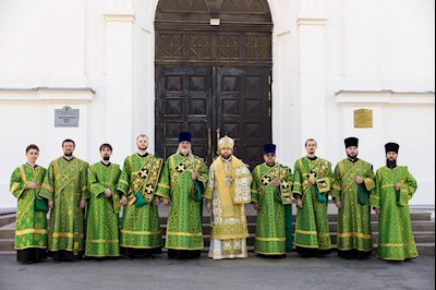 Митрополит Игнатий совершил Божественную литургию в Духосошественском соборе г. Саратова