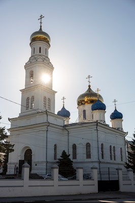 Митрополит Игнатий совершил Божественную литургию в Духосошественском соборе г. Саратова