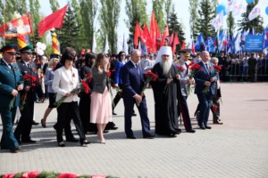 Митрополит Лонгин принял участие в торжественных мероприятиях в парке Победы на Соколовой горе