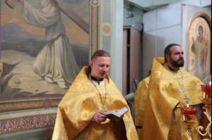 Божественная литургия в храме во имя Всех Святых, в земле Российской просиявших, г.Саратова