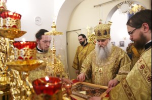 Божественная литургия в храме святителя Иоанна Златоуста в п. Зональный г.Саратова