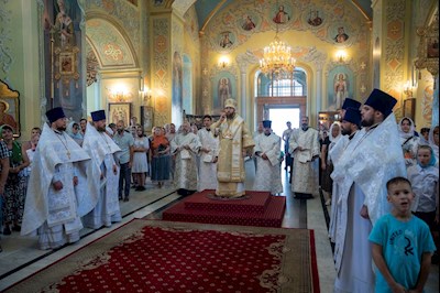 Митрополит Игнатий совершил Божественную литургию в Покровском соборе г. Саратова