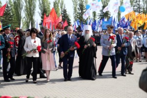 Митрополит Лонгин принял участие в торжественных мероприятиях в парке Победы на Соколовой горе