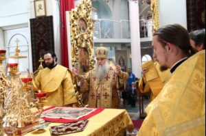 Божественная литургия в храме во имя Всех Святых, в земле Российской просиявших, г.Саратова