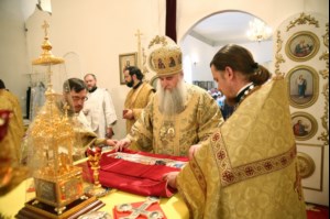 Божественная литургия в храме в честь Покрова Пресвятой Богородицы р.п. Новые Бурасы