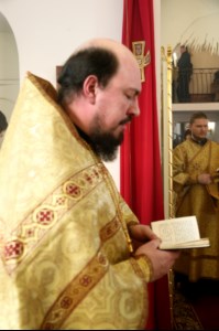 Божественная литургия в храме святителей Василия Великого, Григория Богослова, Иоанна Златоуста г.Саратова