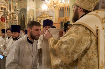 Митрополит Игнатий совершил ночную Божественную литургию в Покровском соборе г. Саратова