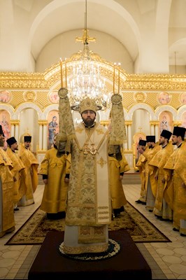 Митрополит Игнатий совершил Божественную литургию в соборном храме святителя Спиридона Тримифунтского г. Саратова