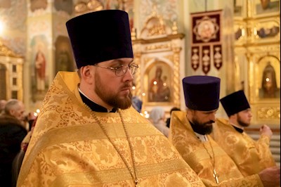 Митрополит Игнатий совершил Божественную литургию и молебен на новый год в Покровском соборе г. Саратова