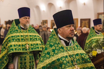 Архиереи Саратовской митрополии совершили Божественную литургию в соборном храме святого благоверного князя Александра Невского г. Ртищево