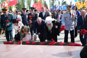 Митрополит Лонгин принял участие в торжественных мероприятиях в парке Победы на Соколовой горе