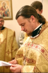 Божественная литургия в храме в честь Покрова Пресвятой Богородицы р.п. Новые Бурасы